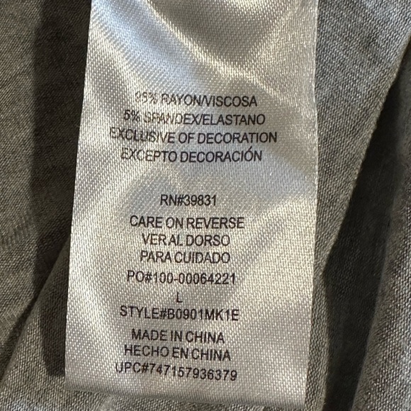 Democracy Gray V-Neck Peasant Boho Cowgirl Top Aztec Southwestern Print Sz Large - Picture 6 of 7